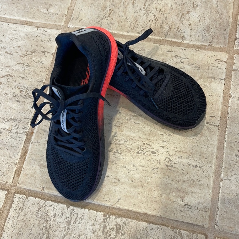 EUC Altria Escalante zero drop women’s shoes